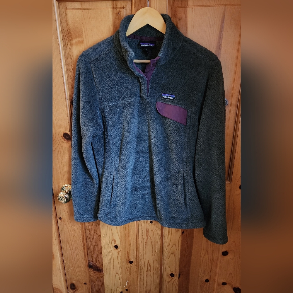 Womens Patagonia pull over fleece
